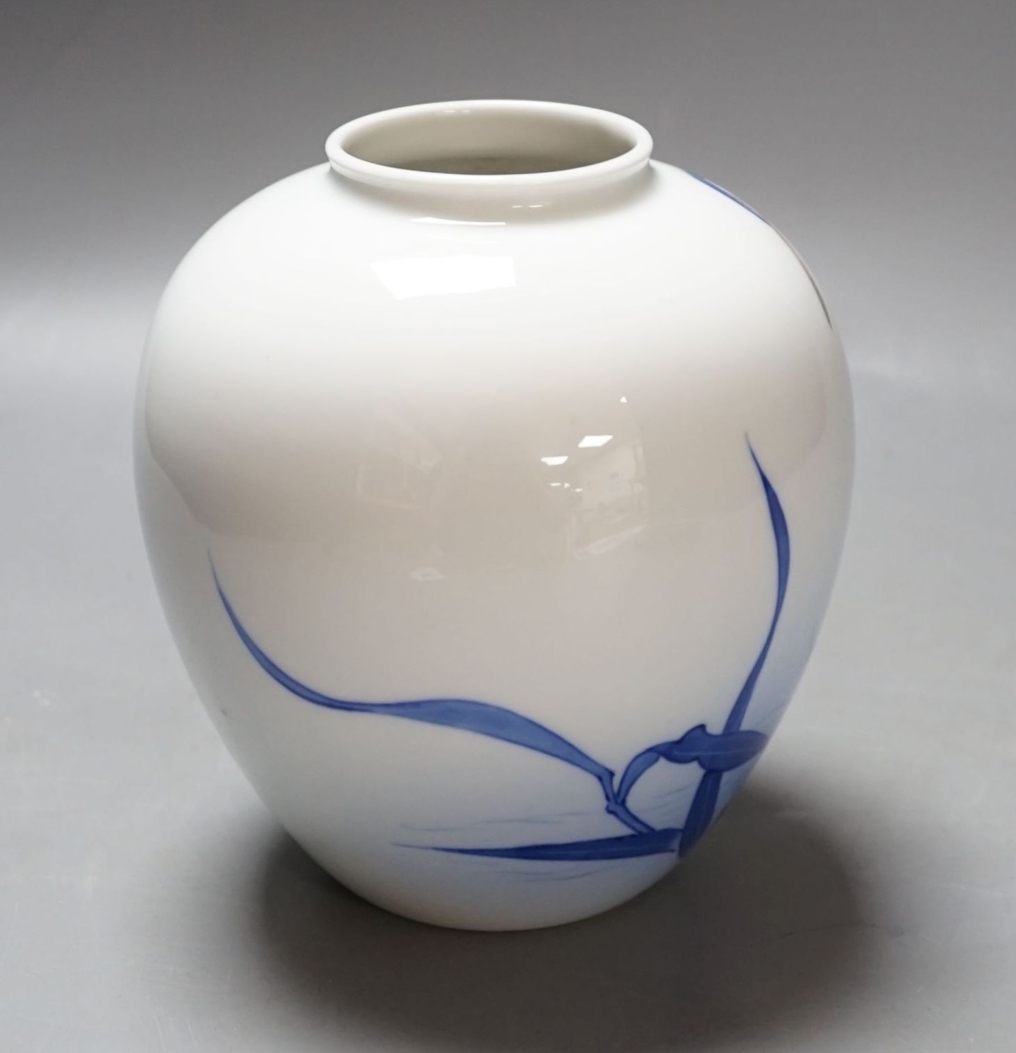 A Japanese underglaze blue, brown and red ‘kingfisher’ vase, by Fukugawa, koransha mark, 16 cms high.